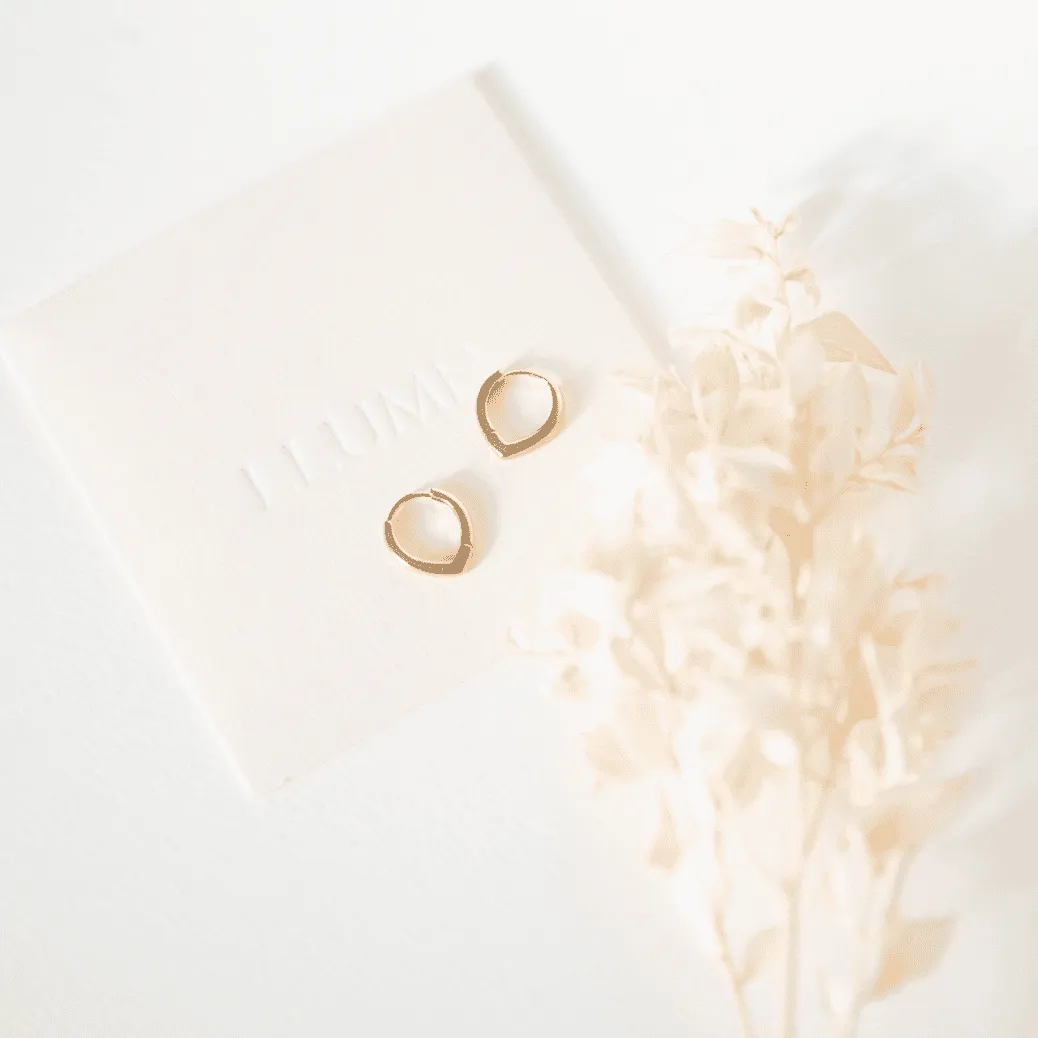 Classic Pointed Hoop