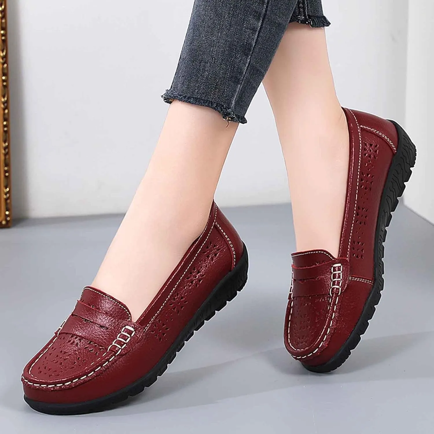 Women's Casual Closed Toe Slip On Loafers Breathable Comfortable Walking Shoes Softsole Arch Support Mules for Daily Wear